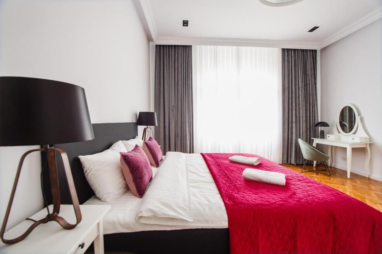 Spacious Riverviews Apartment Near Piata Unirii أرادايا المظهر الخارجي الصورة