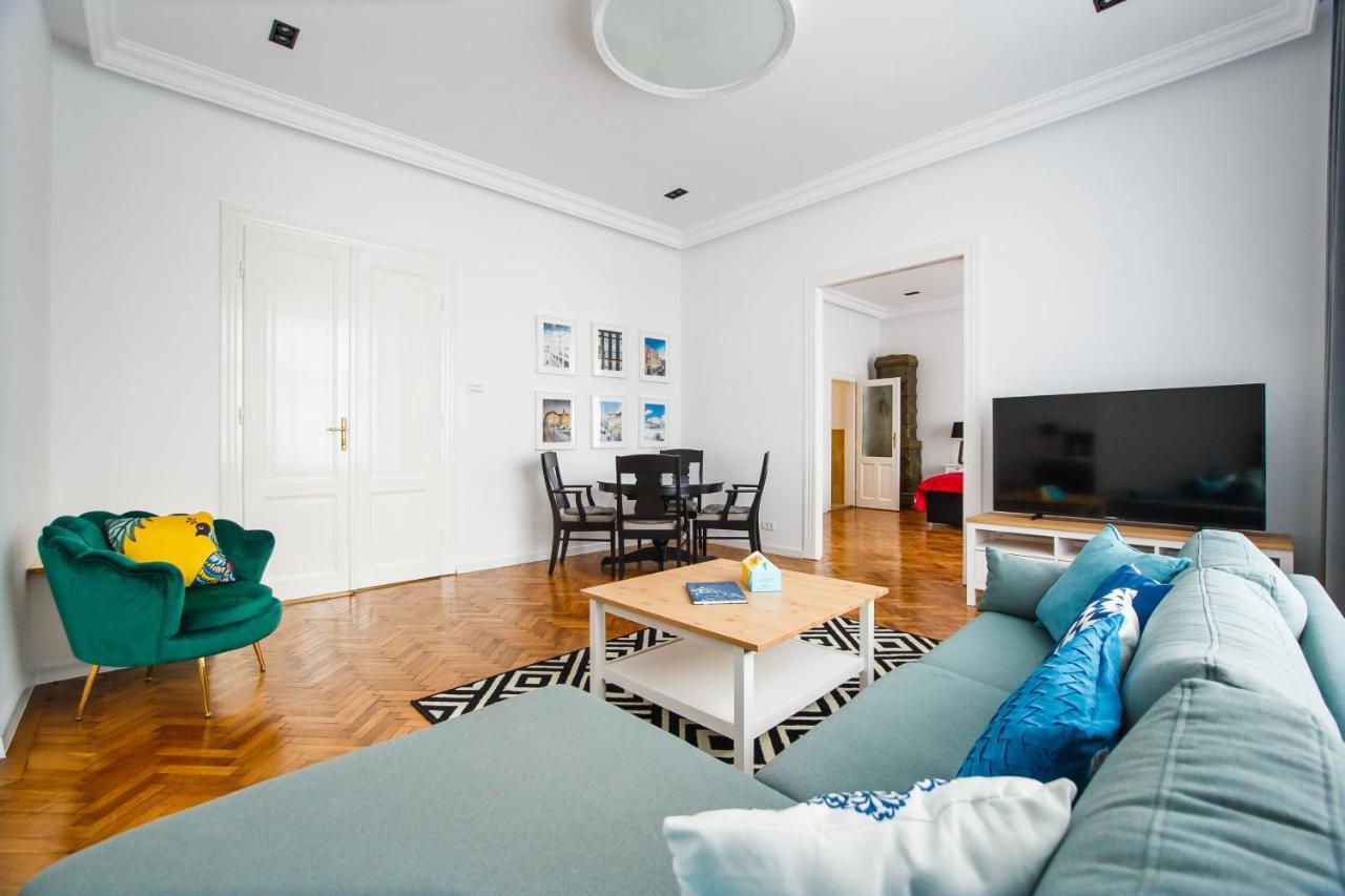 Spacious Riverviews Apartment Near Piata Unirii أرادايا المظهر الخارجي الصورة