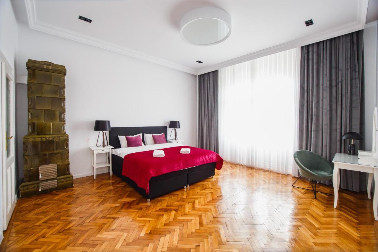 Spacious Riverviews Apartment Near Piata Unirii أرادايا المظهر الخارجي الصورة