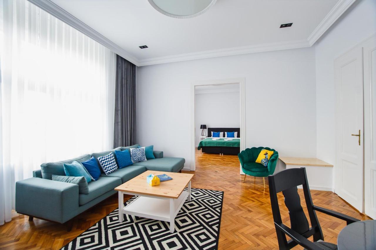 Spacious Riverviews Apartment Near Piata Unirii أرادايا المظهر الخارجي الصورة