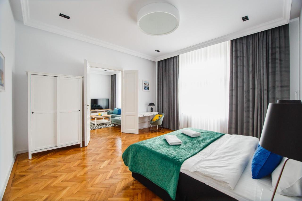 Spacious Riverviews Apartment Near Piata Unirii أرادايا المظهر الخارجي الصورة