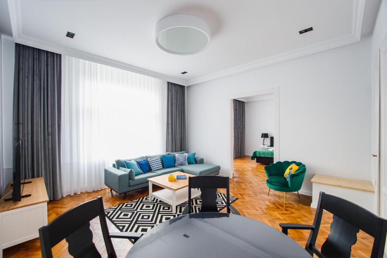 Spacious Riverviews Apartment Near Piata Unirii أرادايا المظهر الخارجي الصورة