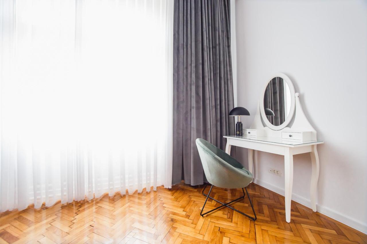 Spacious Riverviews Apartment Near Piata Unirii أرادايا المظهر الخارجي الصورة